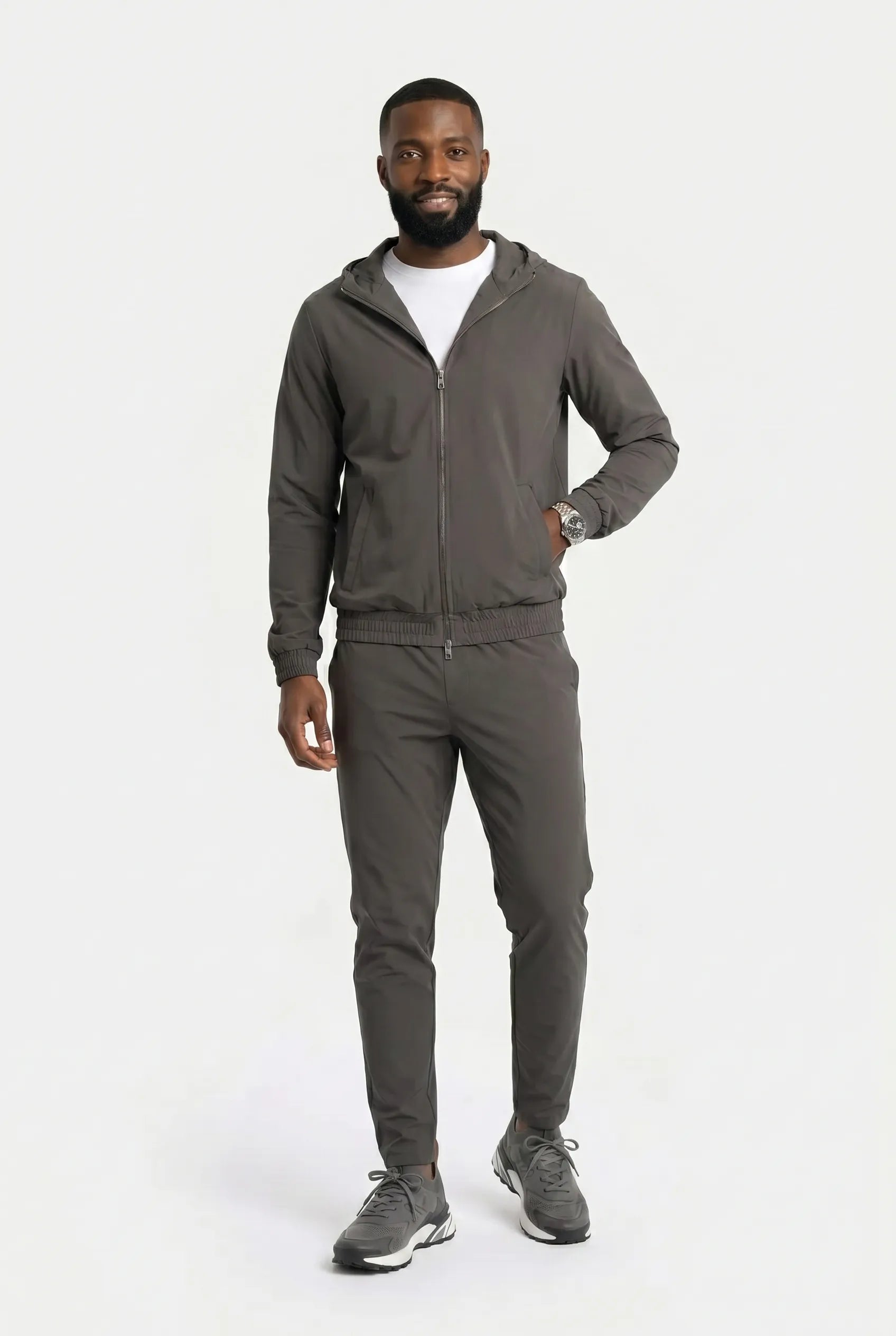 Tech Suit Dunkelgrau mit Kapuze