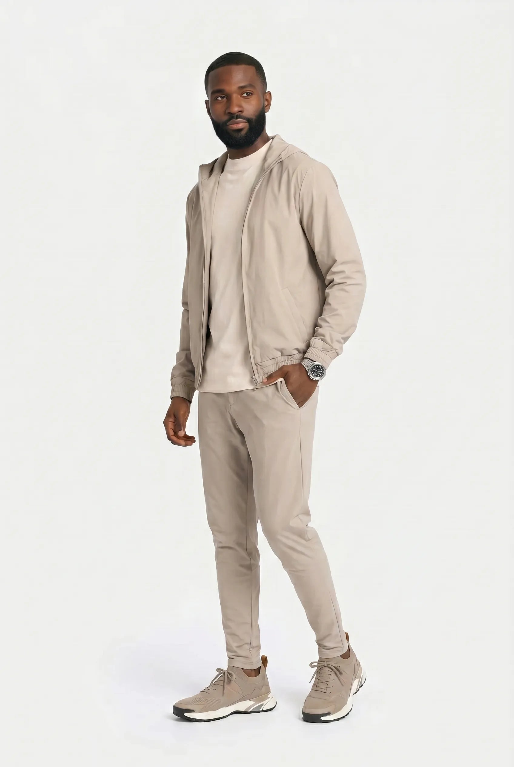 Tech Suit Beige mit Kapuze